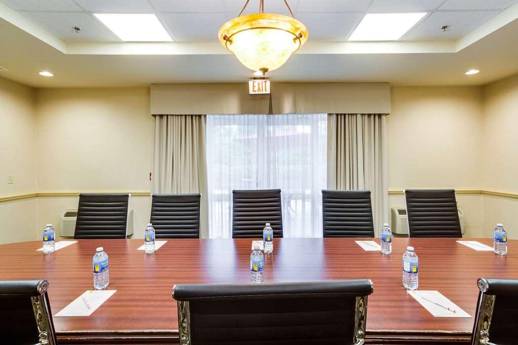 Monte Carlo Inn Brampton Amenities photo